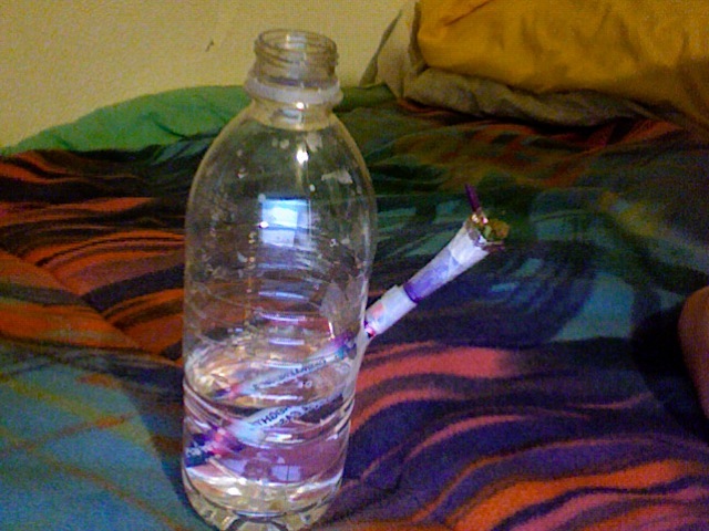 The 2 minute ghetto bong.